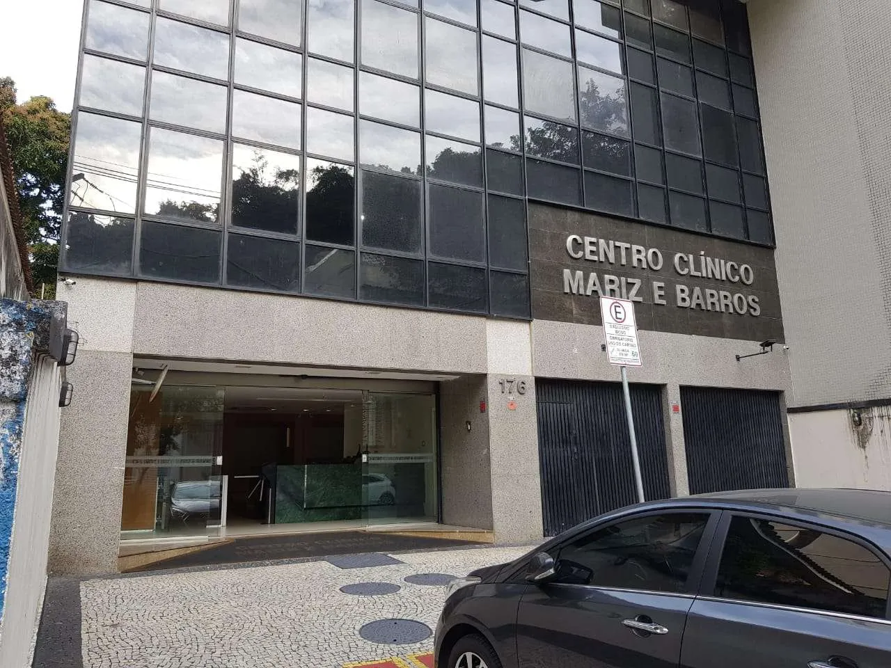 Entrada do prédio na Rua Mariz e Barros, 176, Icaraí